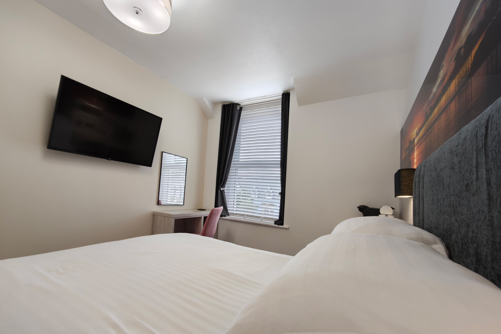 Room 10 — Deluxe Orme Double at The Rosedene, Llandudno — photo 3